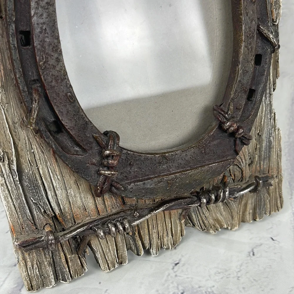 Rustic Horseshoe Picture Frame Barbed Wire Resin and Metal Back Stand Western